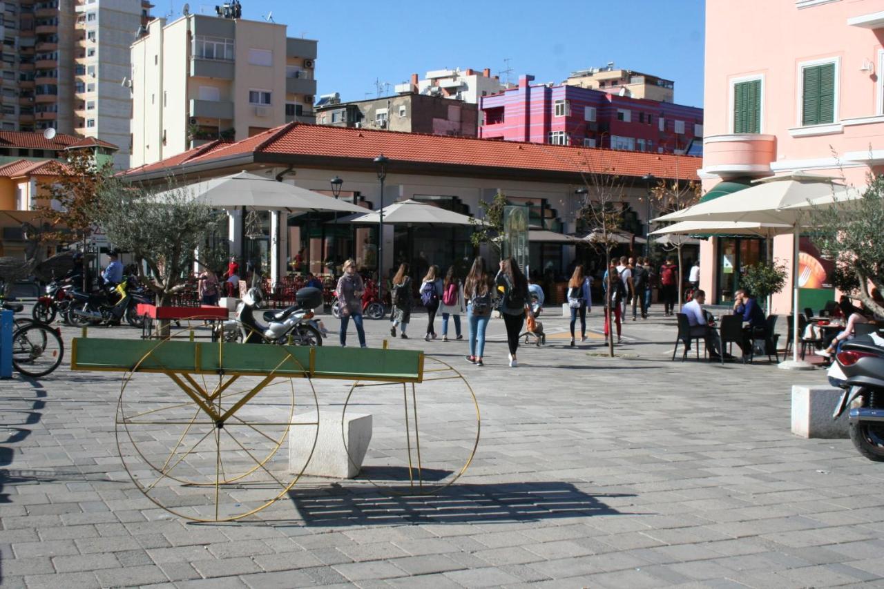 Jolly City Center Hotel Tirana Bagian luar foto